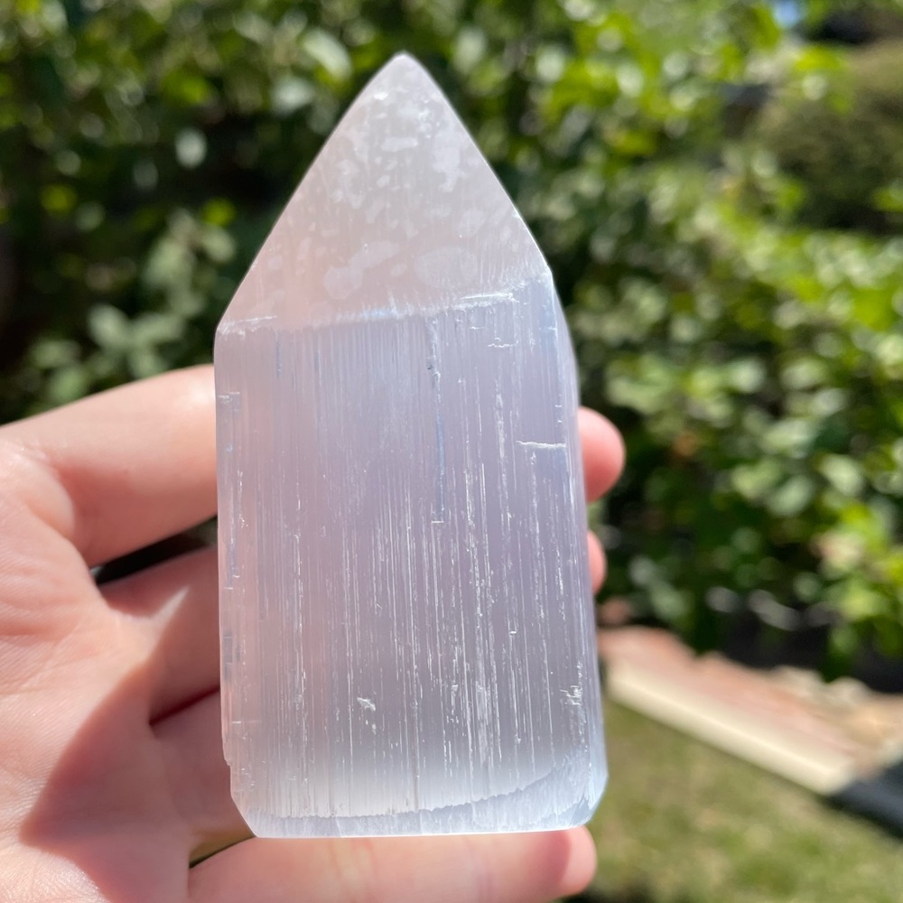 Stunning Selenite tower - Picture 11 of 15